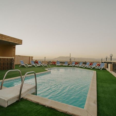 Queens Valley Hotel Louxor Extérieur photo