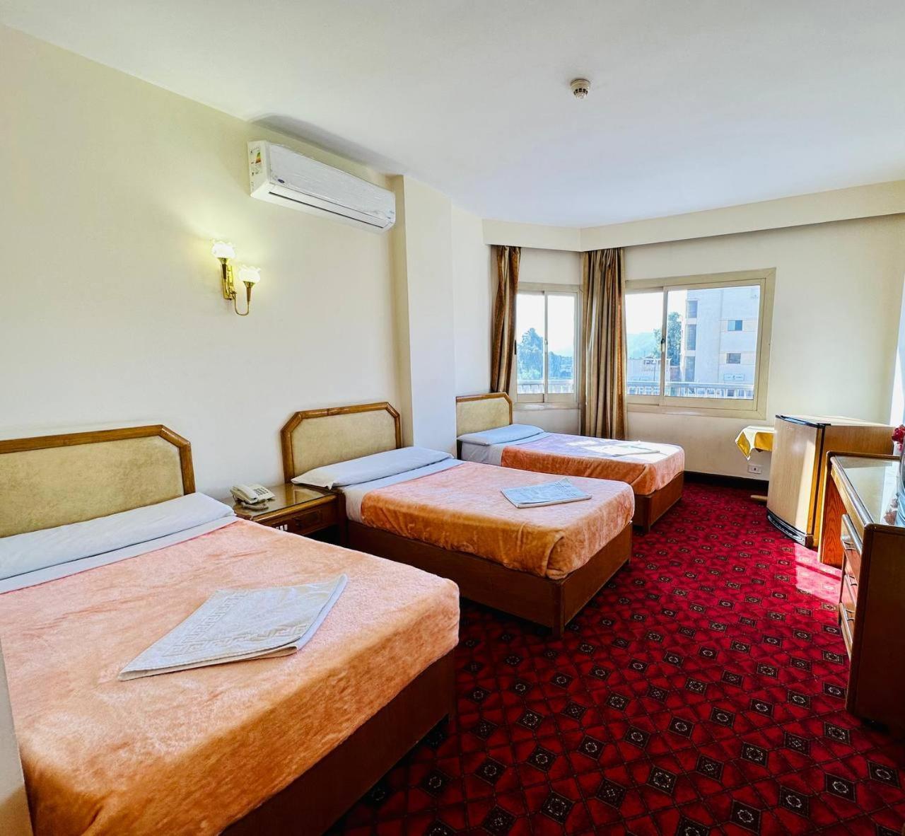 Queens Valley Hotel Louxor Extérieur photo