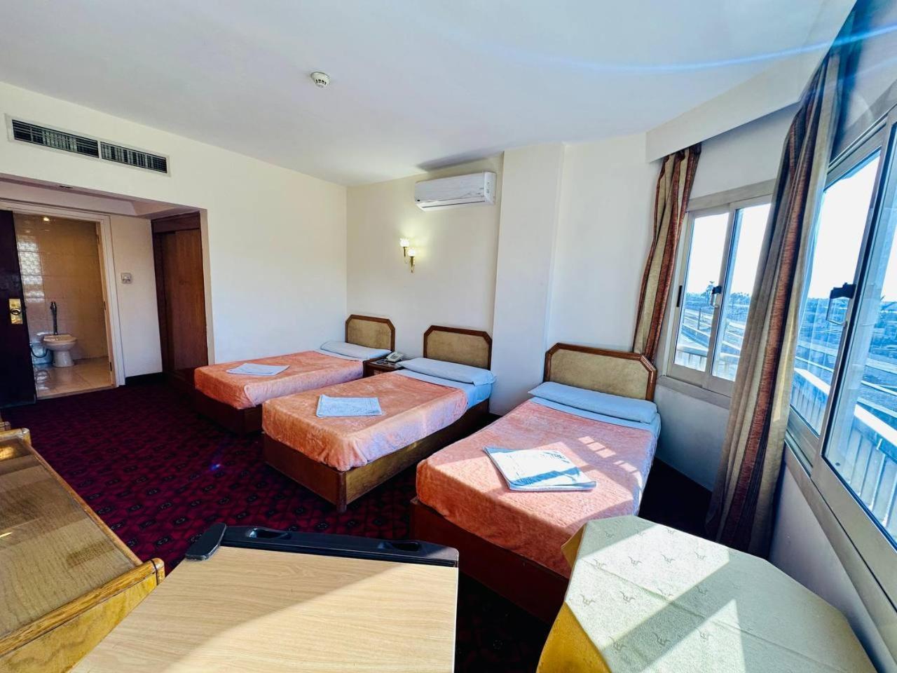 Queens Valley Hotel Louxor Extérieur photo