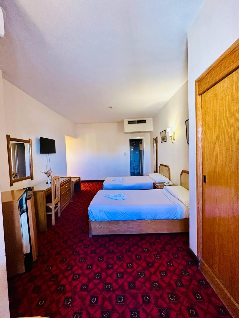 Queens Valley Hotel Louxor Extérieur photo