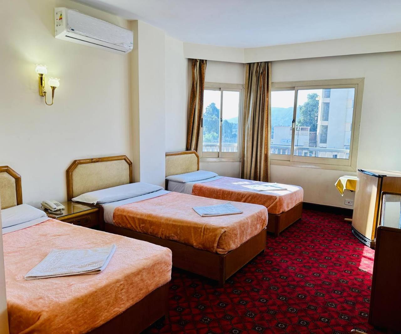 Queens Valley Hotel Louxor Extérieur photo