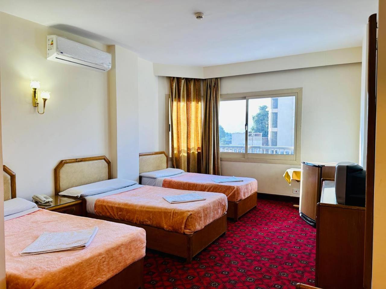 Queens Valley Hotel Louxor Extérieur photo