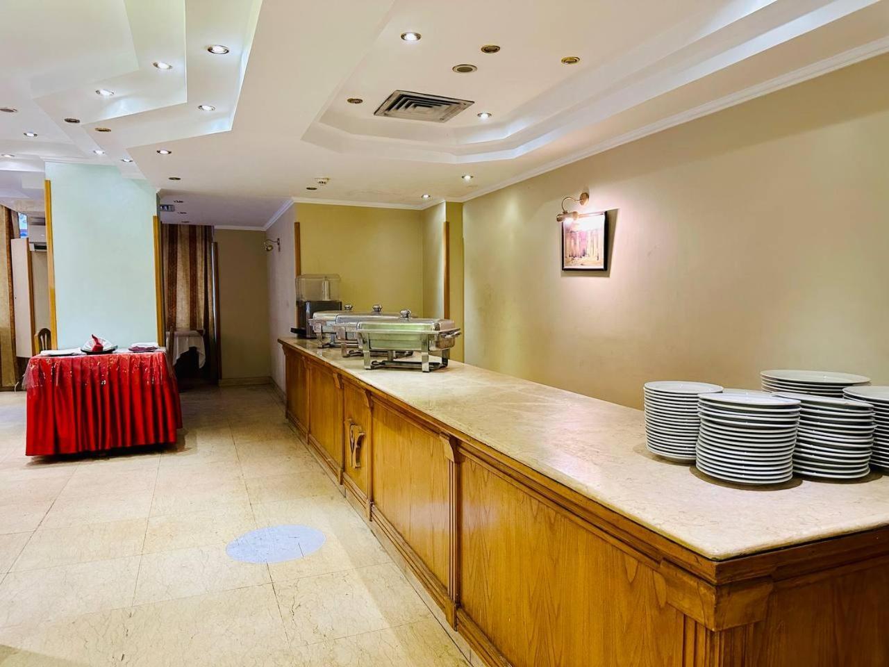 Queens Valley Hotel Louxor Extérieur photo