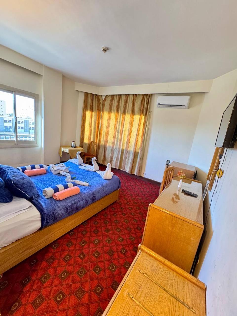 Queens Valley Hotel Louxor Extérieur photo
